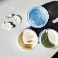 J Beverly Hills BLUE Clear Wax 71ml 9 J Beverly Hills BLUE Clear Wax 71ml -Stylingproducten Winkel 644216015337 clear wax 644216015535 souvage 644216015436 finissage 2 1 1