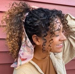 Living Proof Curl Defining Gel148ml -Stylingproducten Winkel curl social cuts jalyssa 1